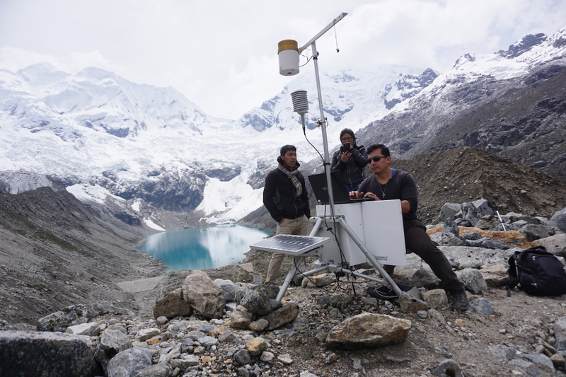 Illustration for article titled Beneath a Melting Glacier, a Peruvian Town Prepares For the Worst